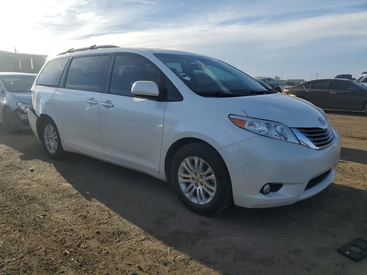 Toyota Sienna XLE 3.5 * ЛИЗИНГ*  - изображение 3
