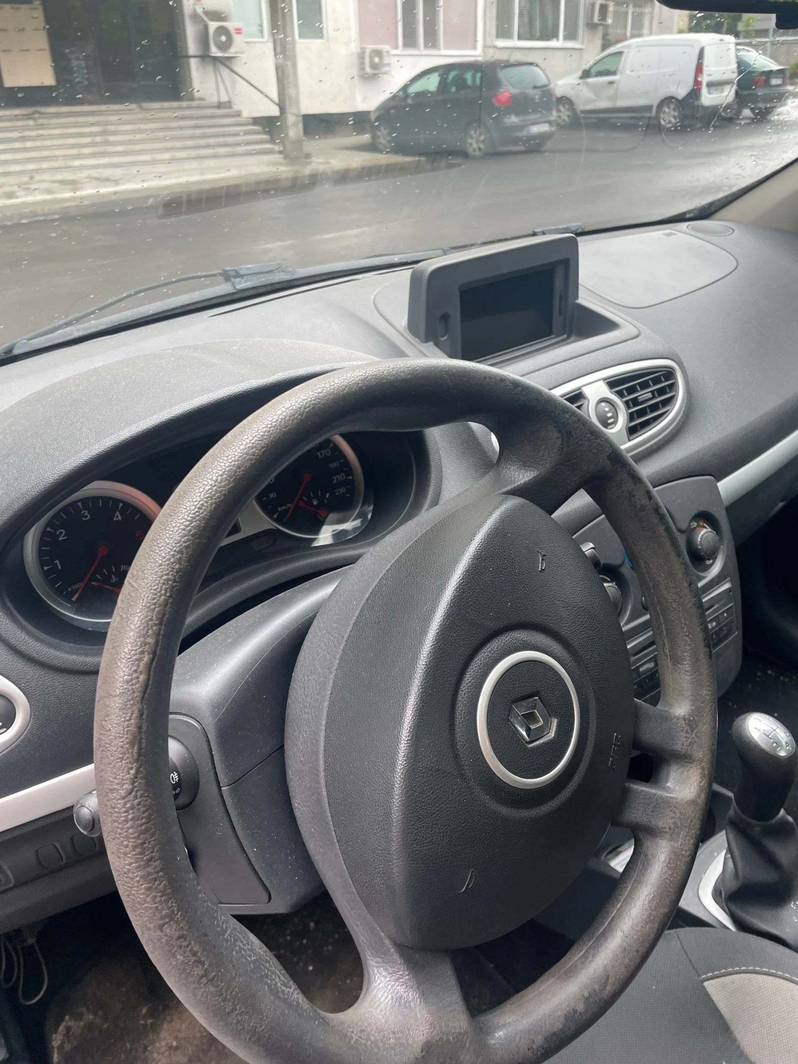 Renault Clio 1.5 DCI - изображение 6