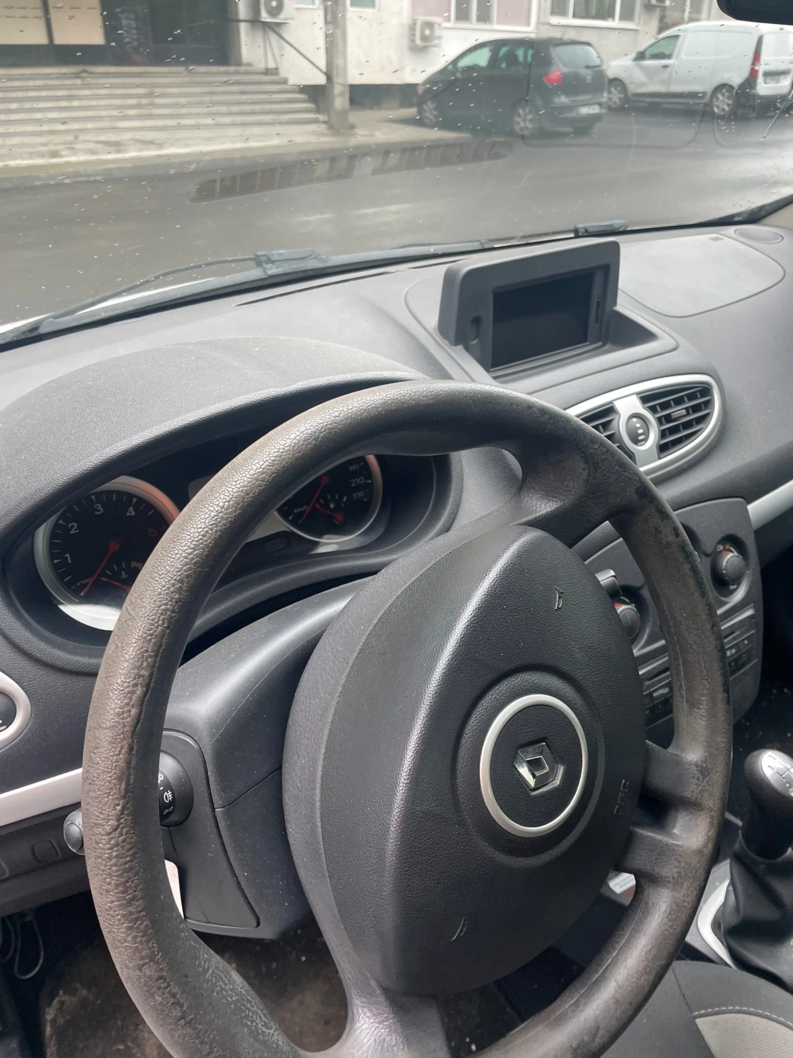Renault Clio 1.5 DCI - изображение 7