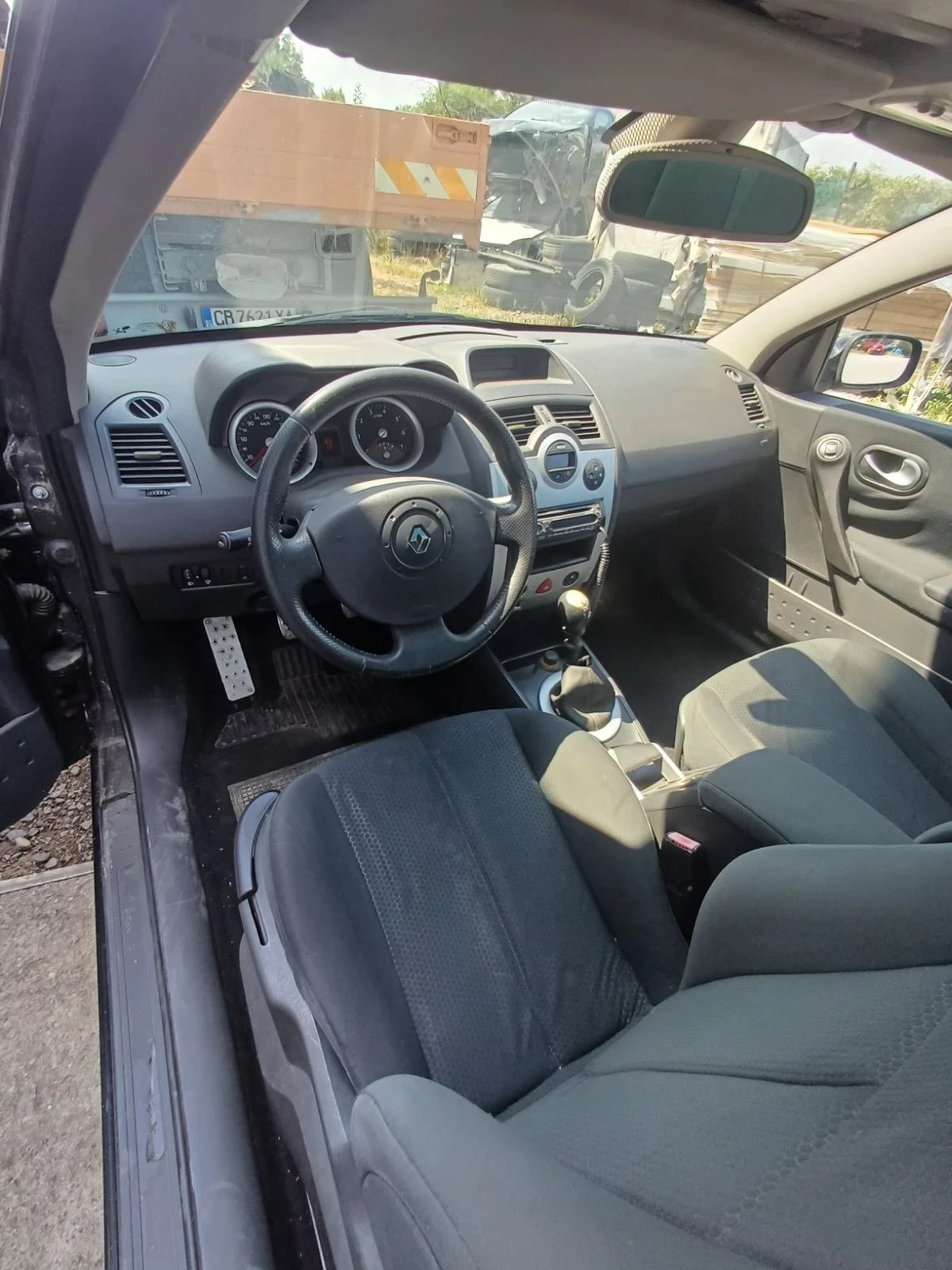 Renault Megane 2.0 - изображение 7