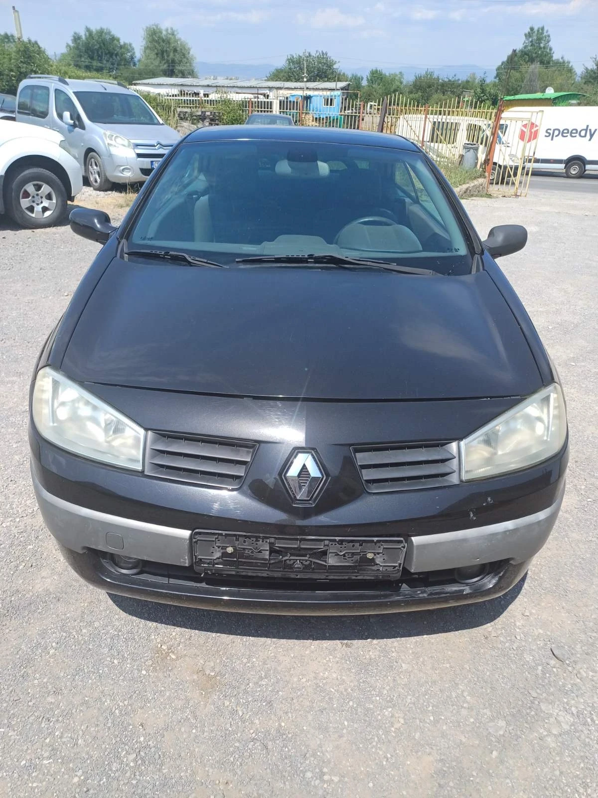 Renault Megane 2.0 - изображение 2