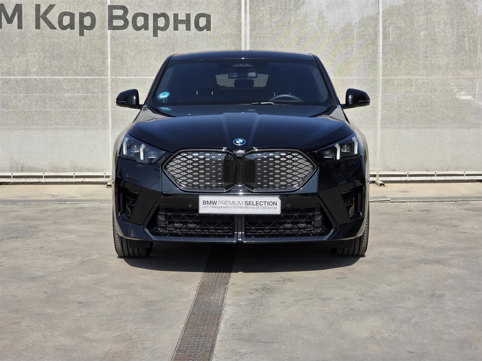 BMW iX2 xDrive30 - изображение 8