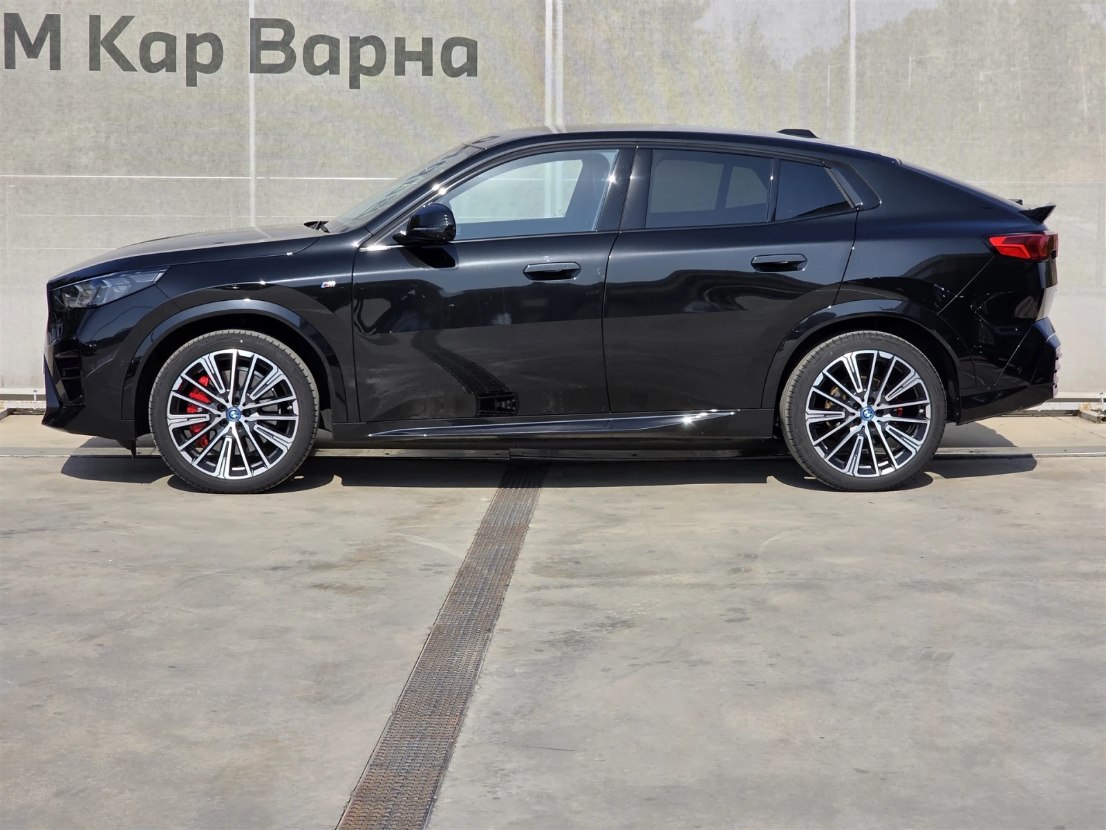 BMW iX2 xDrive30 - изображение 3
