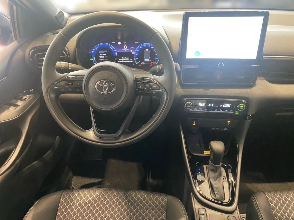 Toyota Yaris 1.5 HYBRID* STYLE* LED* CAMERA* DISTR* KEYLESS*  - изображение 5