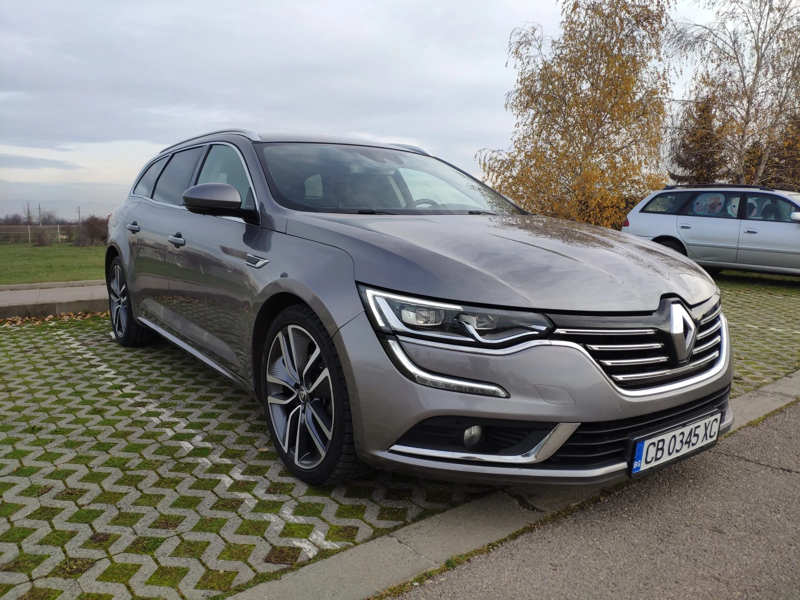 Renault Talisman 1.6 EDC Grandtour 4-control, снимка 2 - Автомобили и джипове - 53828181