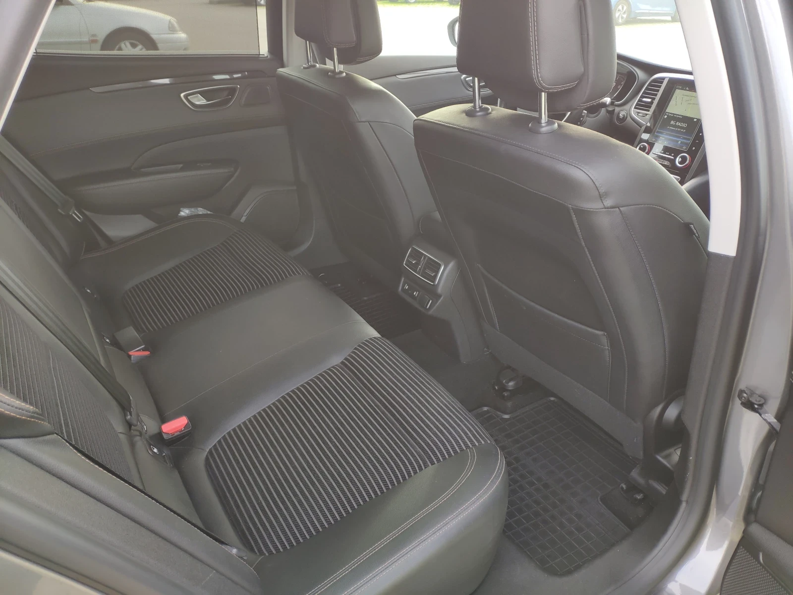 Renault Talisman 1.6 EDC Grandtour 4-control, снимка 15 - Автомобили и джипове - 53828181