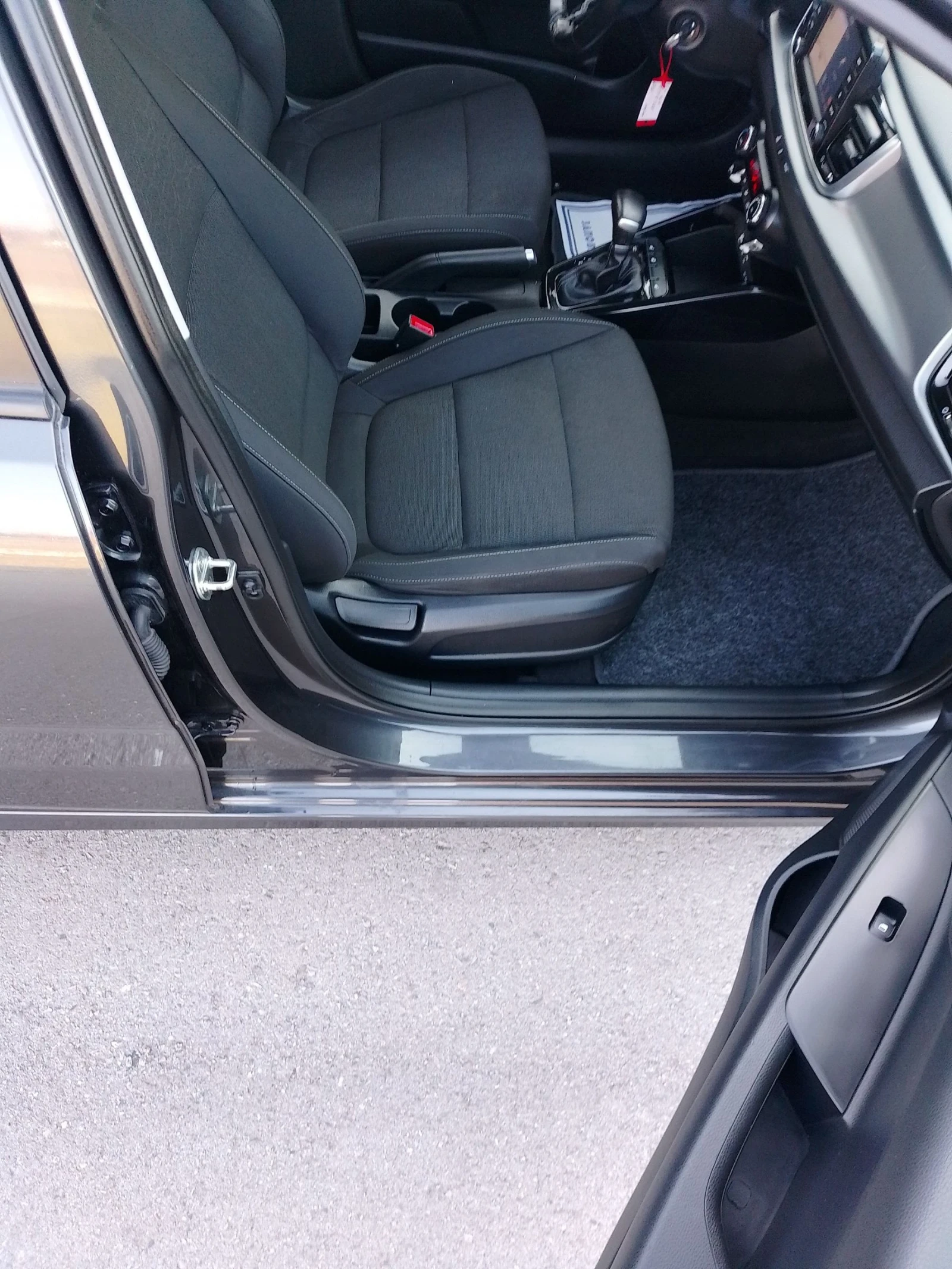 Kia Rio 1.4 Automatic Full, снимка 9 - Автомобили и джипове - 54044603