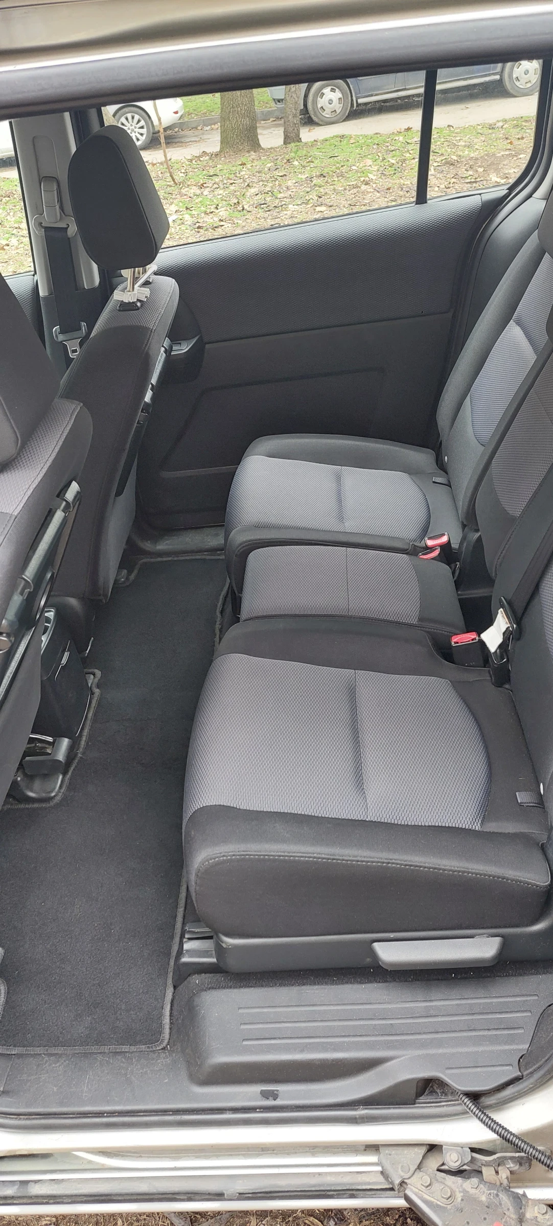Mazda 5, снимка 8 - Автомобили и джипове - 54985277