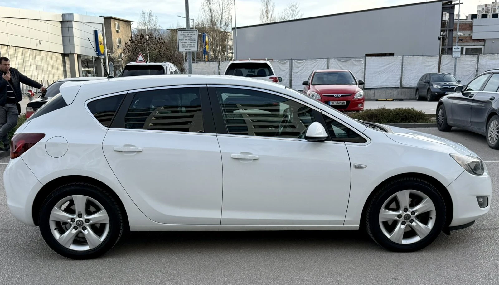 Opel Astra 2.0 CDTI, снимка 6 - Автомобили и джипове - 55286868