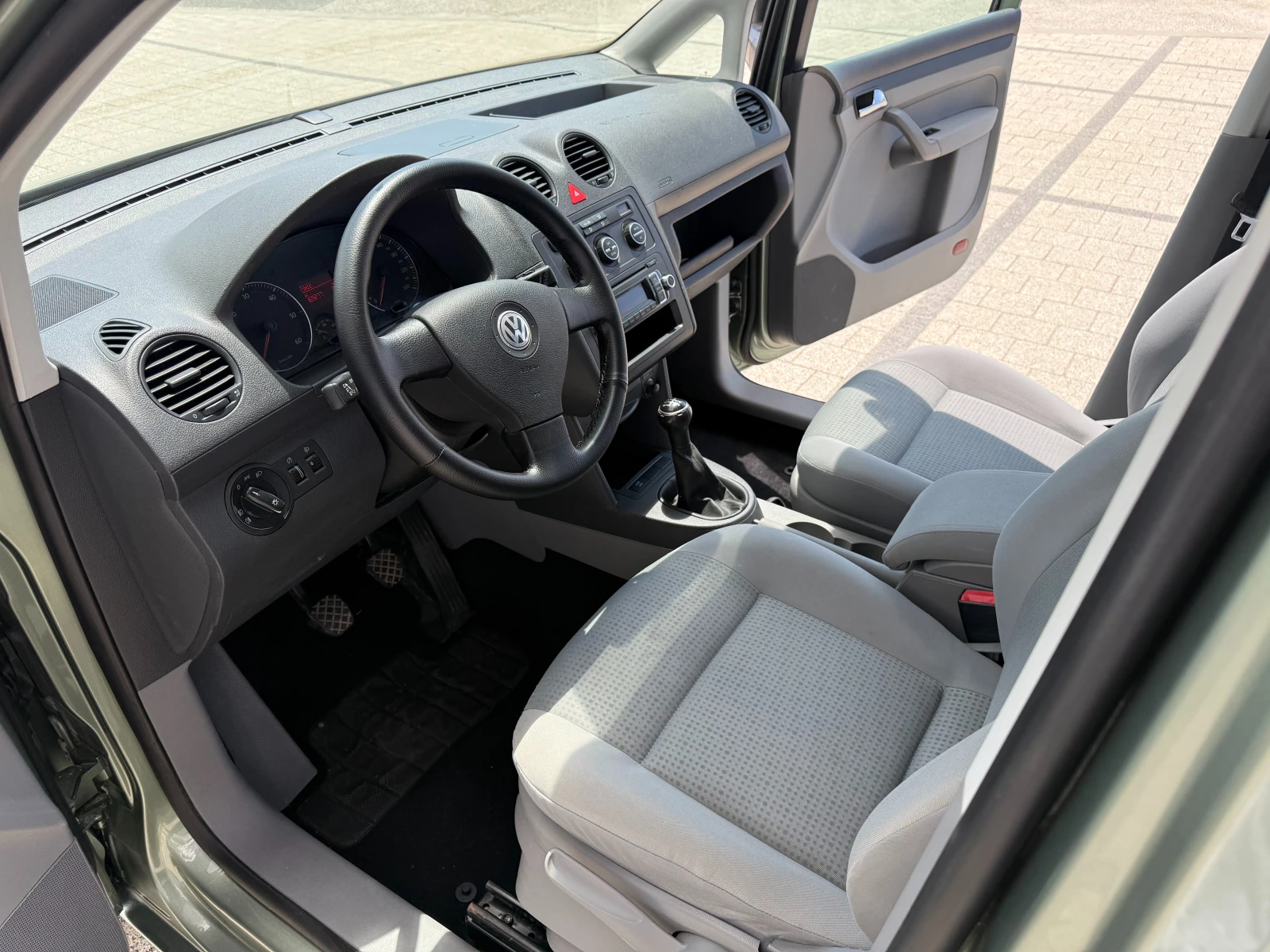 VW Caddy 1.9TDI Климатроник , снимка 11 - Автомобили и джипове - 55415908