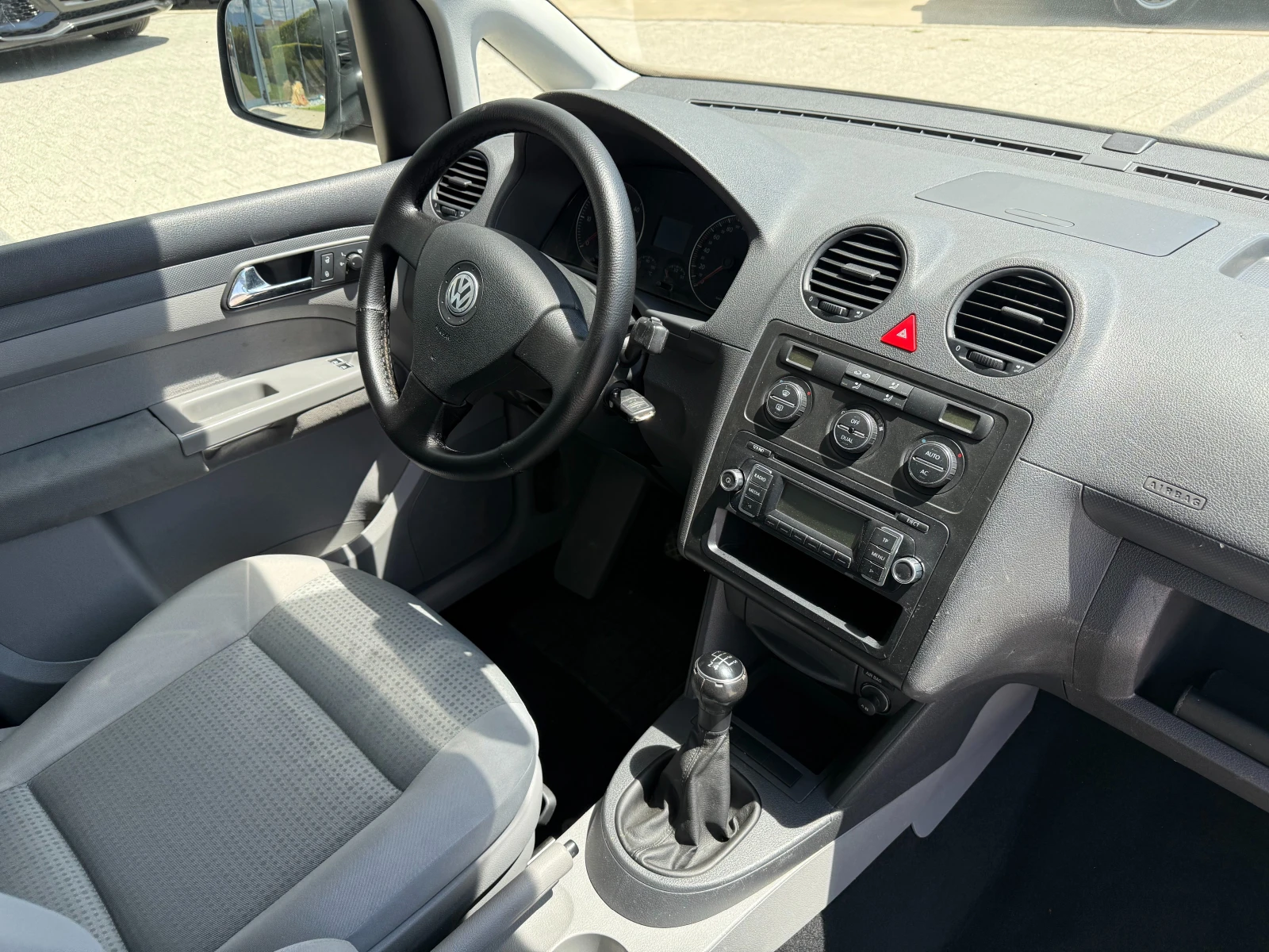 VW Caddy 1.9TDI Климатроник , снимка 9 - Автомобили и джипове - 55415908