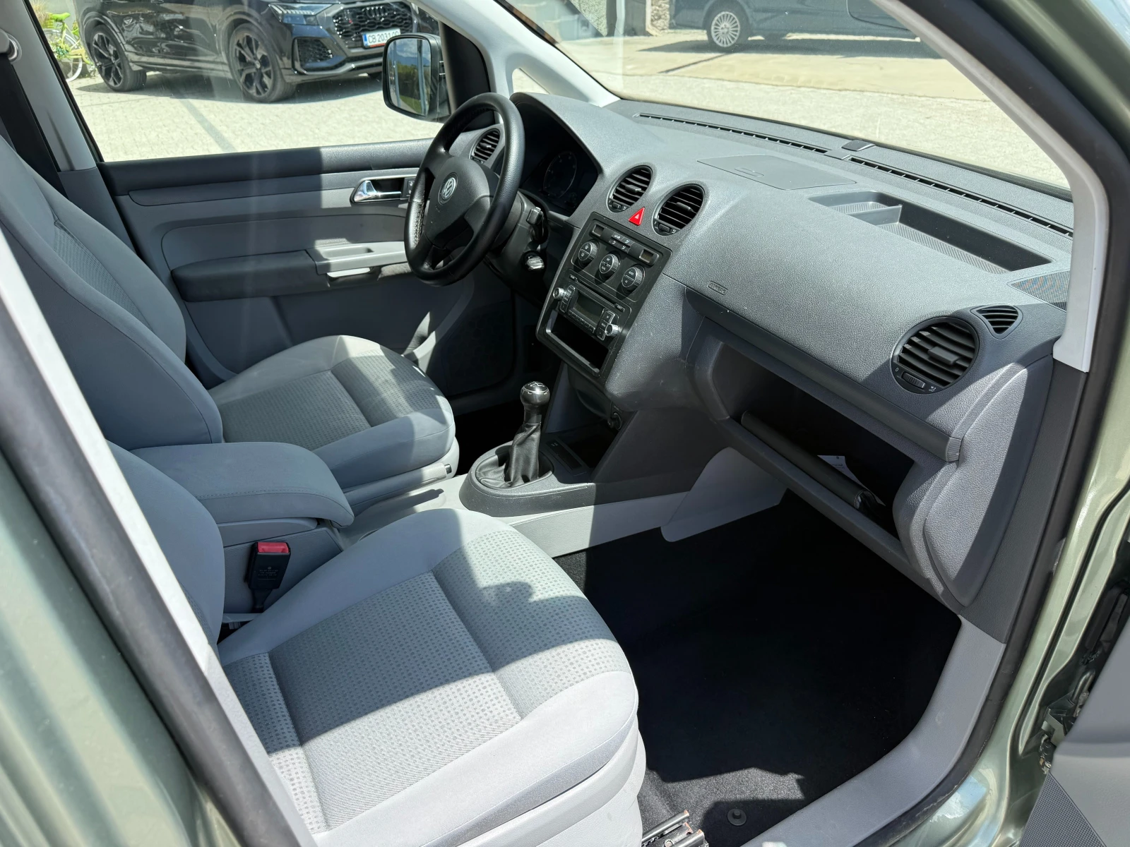 VW Caddy 1.9TDI Климатроник , снимка 8 - Автомобили и джипове - 55415908