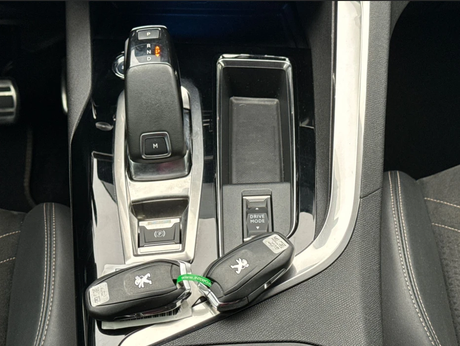 Peugeot 5008 1.2i GT, снимка 15 - Автомобили и джипове - 55459401