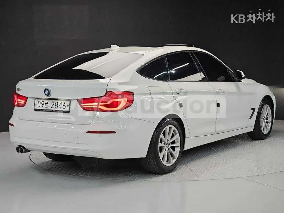 BMW 520 БЕЗПЛАТНА ПРОВЕРКА / ЦЕНА ДО БЪЛГАРИЯ, снимка 4 - Автомобили и джипове - 55500998