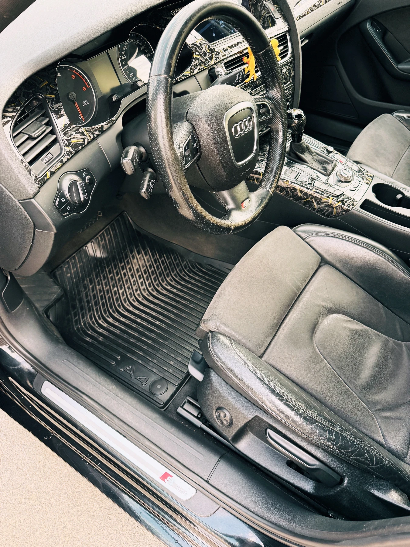 Audi A4 2.0 TDI Avant, снимка 12 - Автомобили и джипове - 56044903