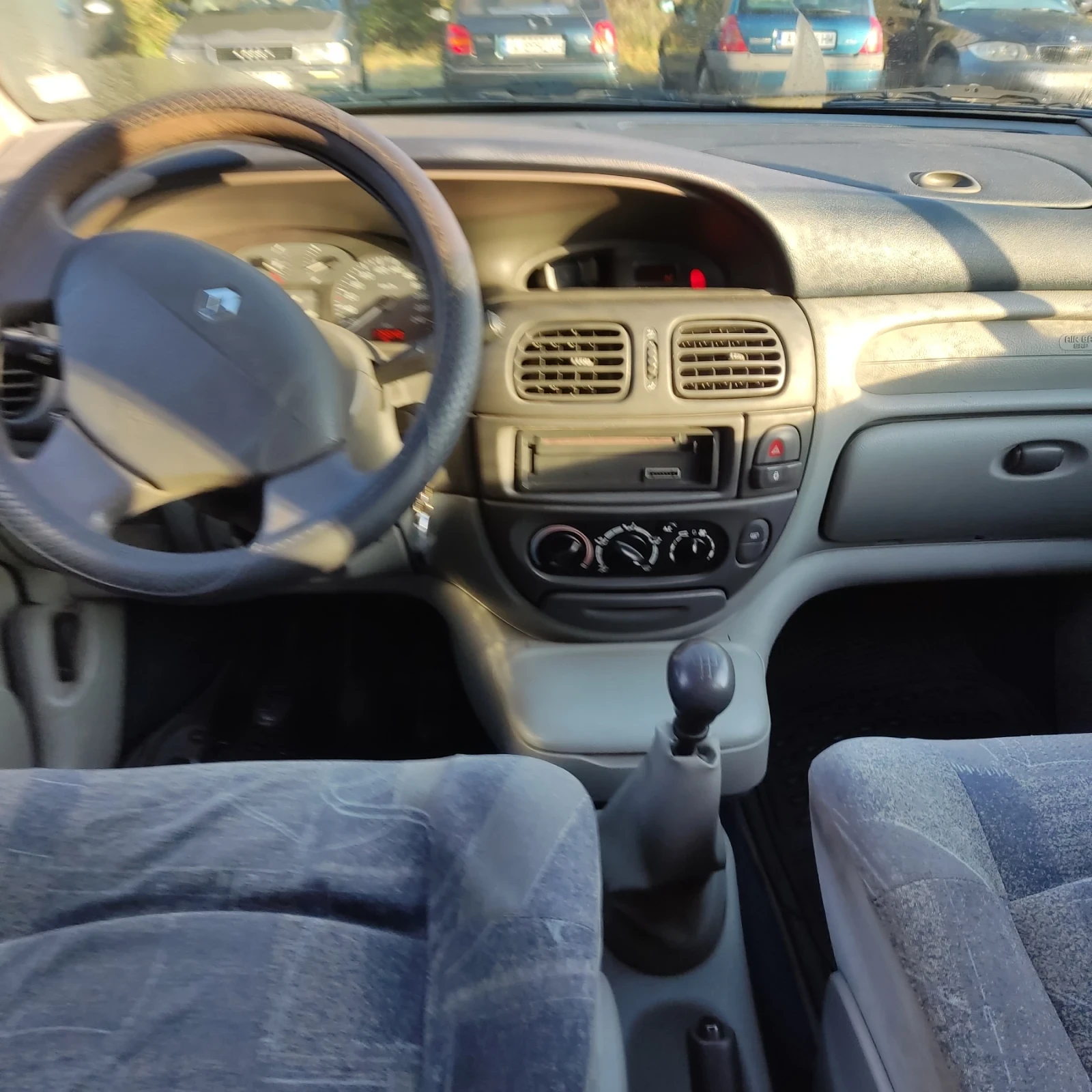 Renault Megane Сценик, снимка 4 - Автомобили и джипове - 56064249