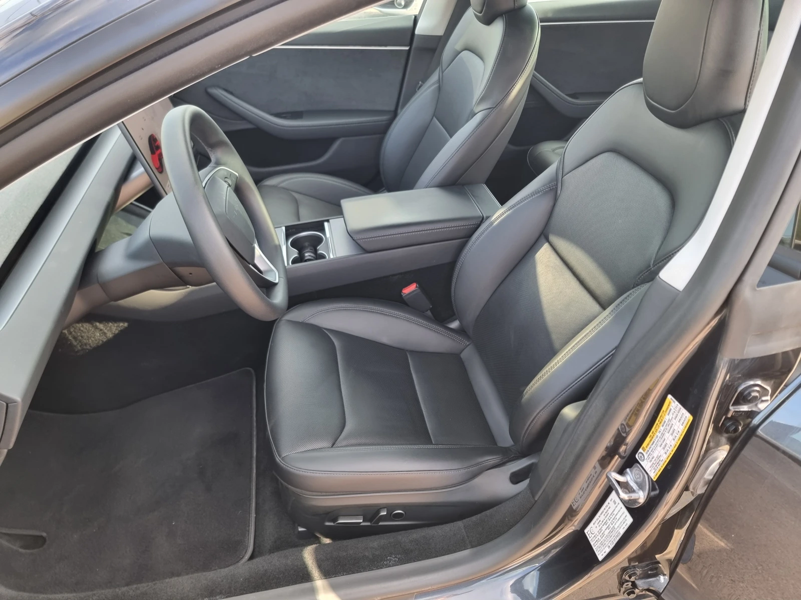 Tesla Model 3 12000km, снимка 14 - Автомобили и джипове - 56166879