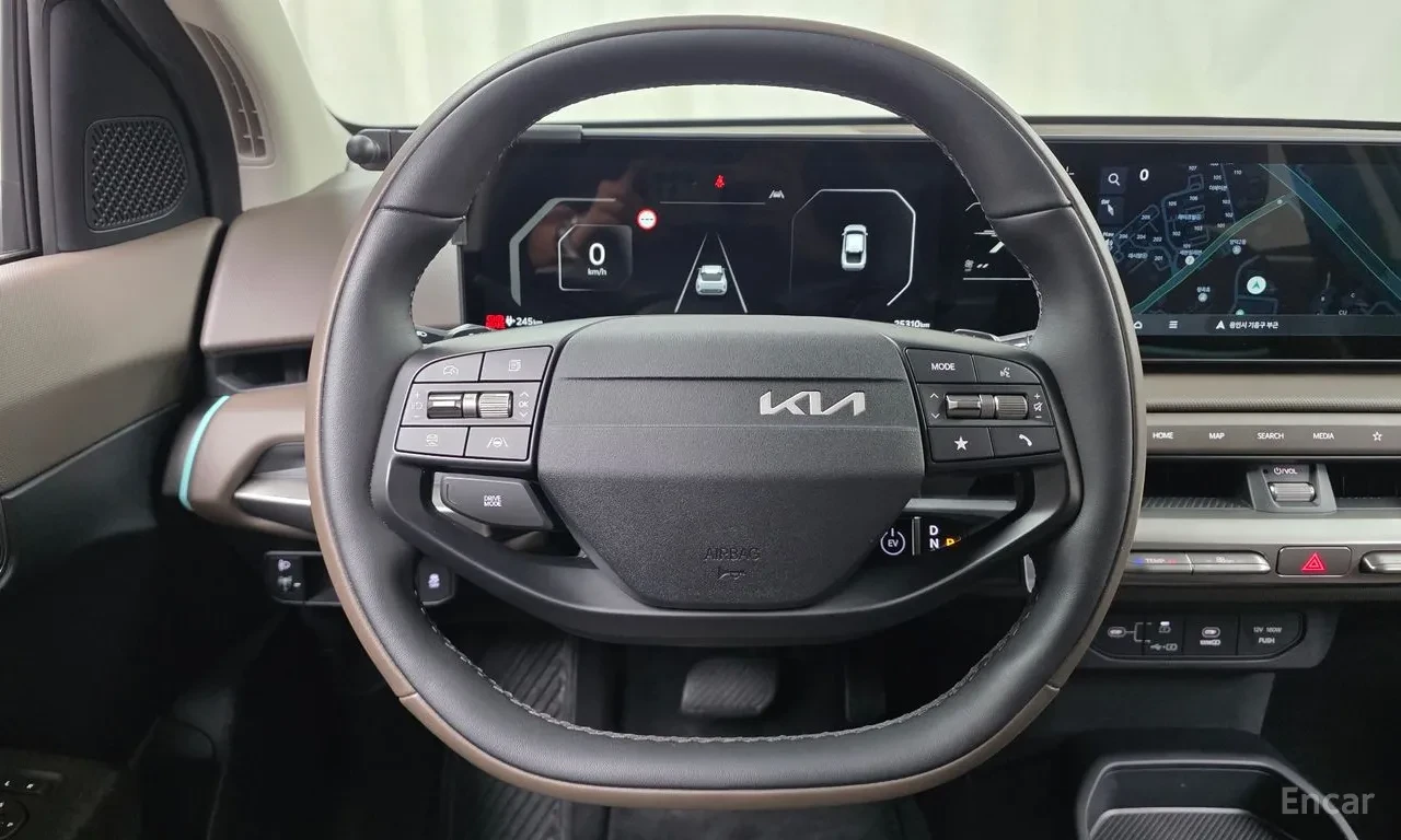 Kia EV4 ОБДУХ/ДИСТРОНИК/ЕДИН СОБСВЕНИК/КОЖА, снимка 13 - Автомобили и джипове - 56306533