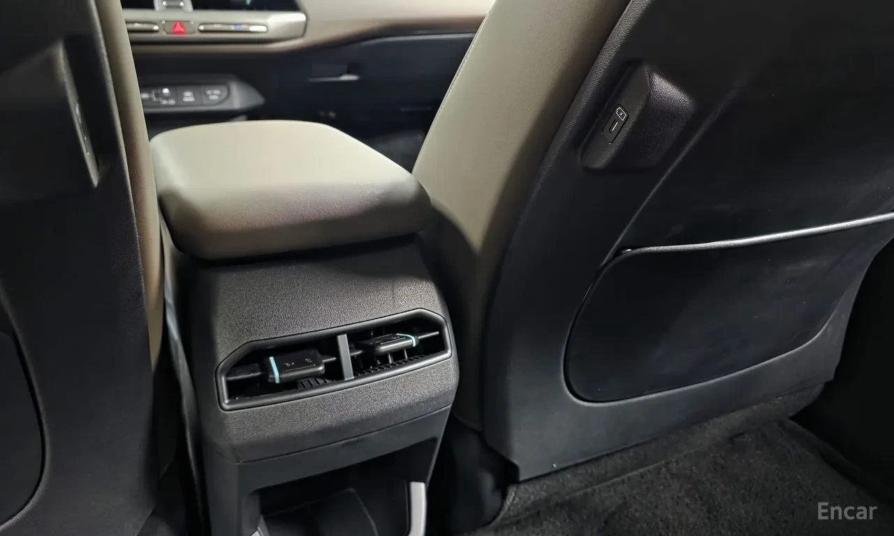 Kia EV4 ОБДУХ/ДИСТРОНИК/ЕДИН СОБСВЕНИК/КОЖА, снимка 15 - Автомобили и джипове - 56306533