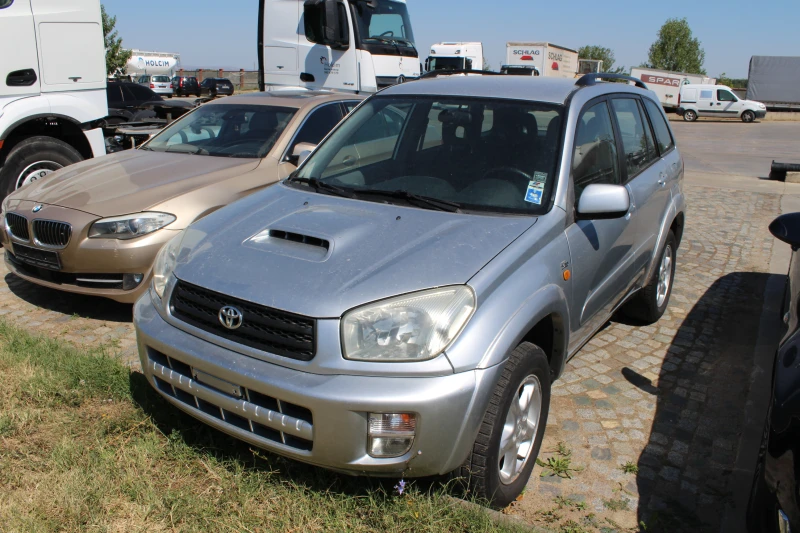 Toyota Rav4 2.0 Д4Д, снимка 8 - Автомобили и джипове - 47403525