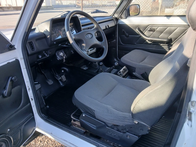 Lada Niva 1.7i , снимка 7 - Автомобили и джипове - 48434670