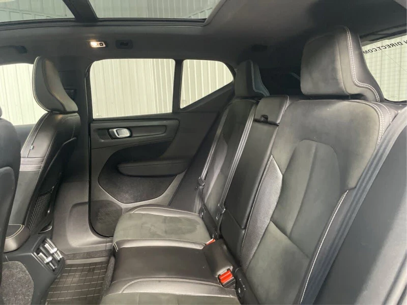 Volvo XC40 T5 R-Design AWD * АвтоКредит* (ЦЕНА ДО БГ), снимка 10 - Автомобили и джипове - 52623307