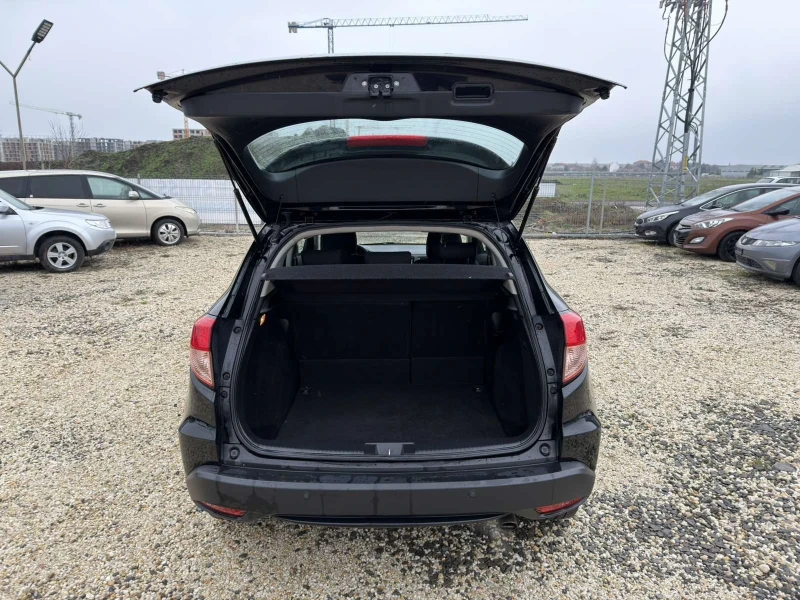 Honda Hr-v 1.5i V-TEC Swiss, снимка 8 - Автомобили и джипове - 53126683