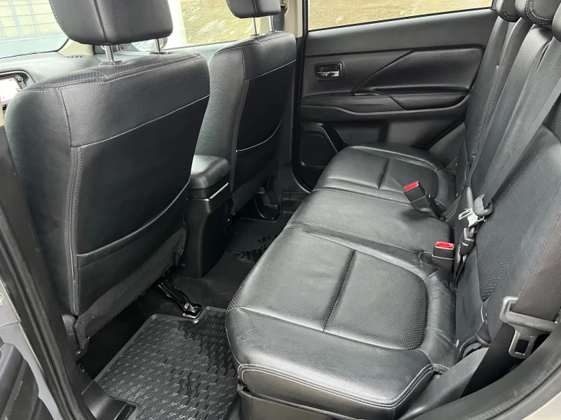 Mitsubishi Outlander 2.2DI-D 4WD, снимка 15 - Автомобили и джипове - 53213237