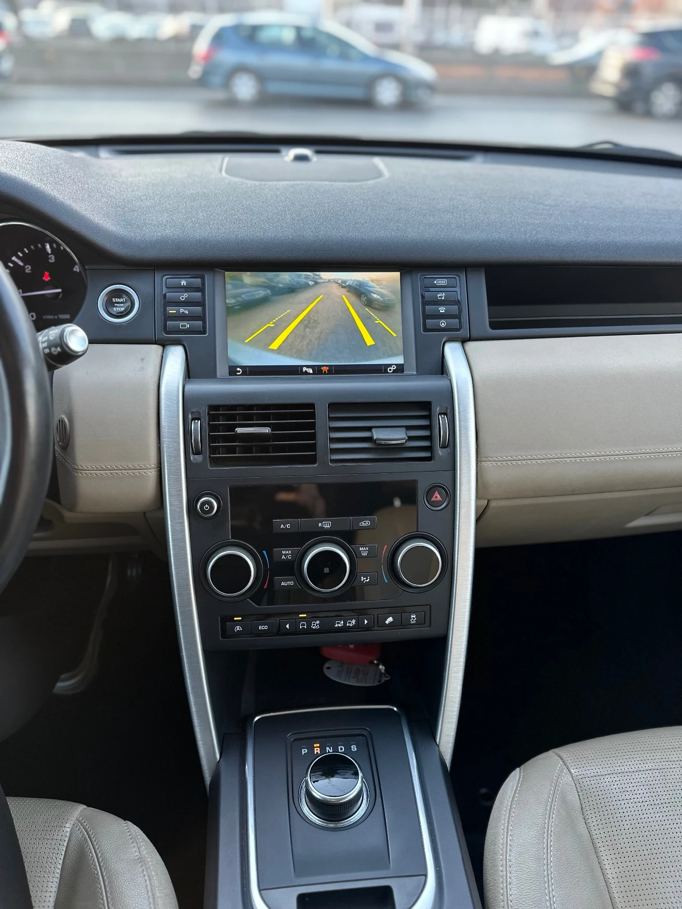 Land Rover Discovery Sport, снимка 11 - Автомобили и джипове - 53735603