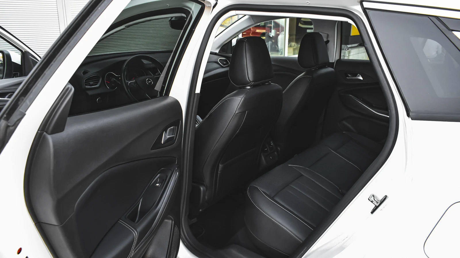 Opel Grandland X 1.6 Turbo Innovation Plug-in Hybrid4 4x4 Automatic, снимка 9 - Автомобили и джипове - 54422959