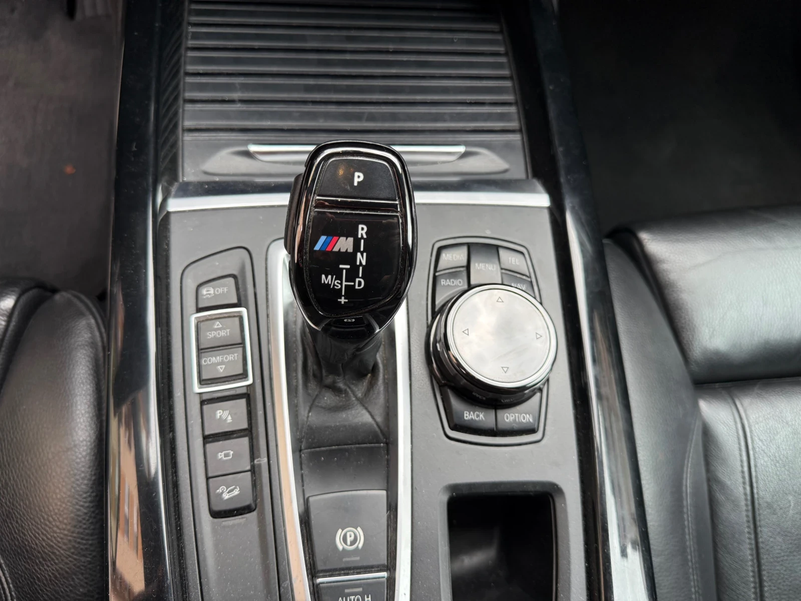BMW X5 M 50D* LASER* HUD* H/K* PANO* 360* 3D CAM* VACUM* , снимка 17 - Автомобили и джипове - 54601633