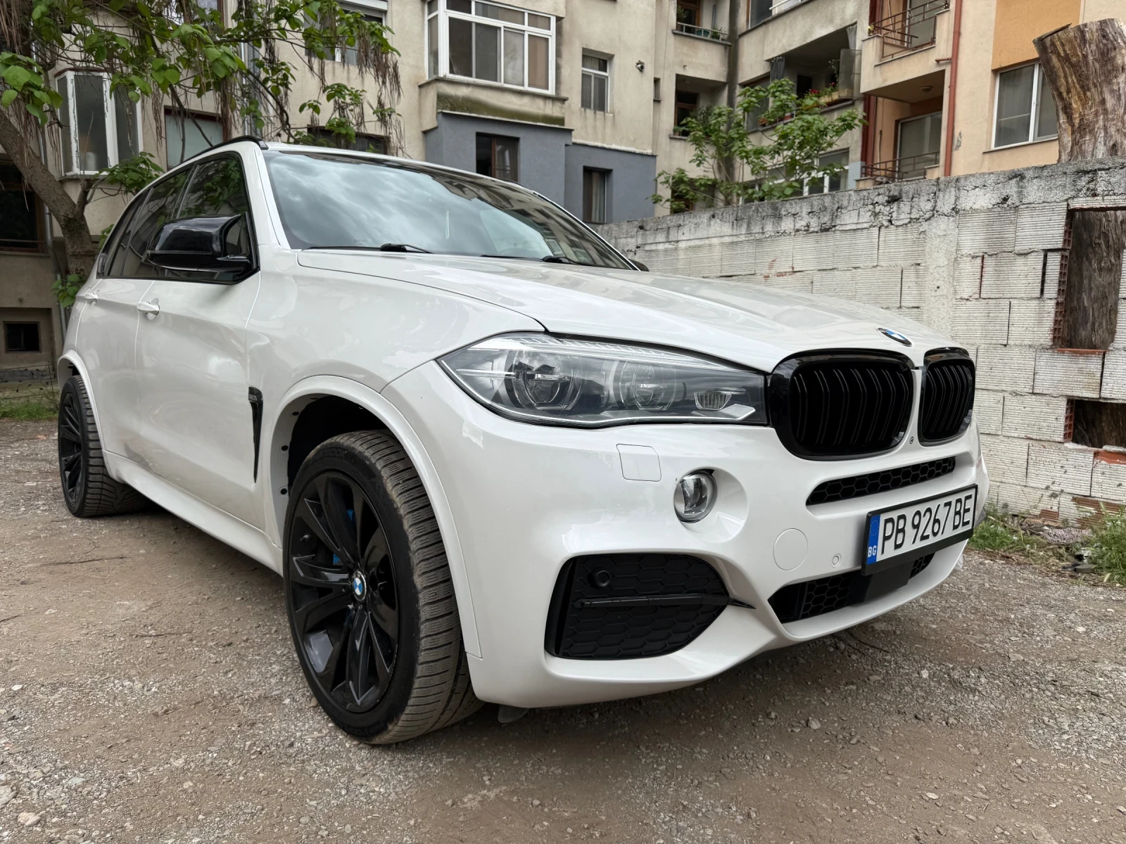 BMW X5 M 50D* LASER* HUD* H/K* PANO* 360* 3D CAM* VACUM* , снимка 3 - Автомобили и джипове - 54601633