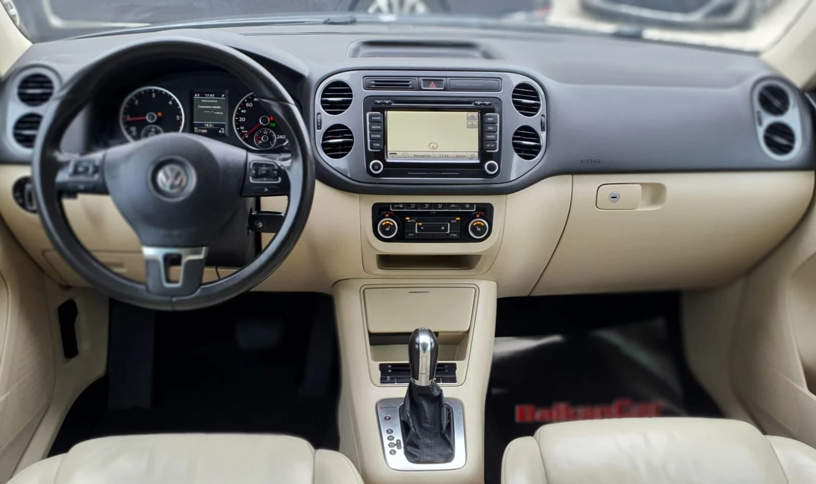 VW Tiguan 2.0TDI 140 4MOTION DSG HIGH LINE, снимка 15 - Автомобили и джипове - 54649993