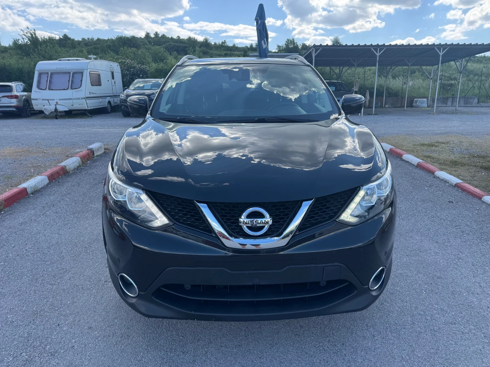 Nissan Qashqai 1.5 DCI Tekna 360, снимка 2 - Автомобили и джипове - 54709380