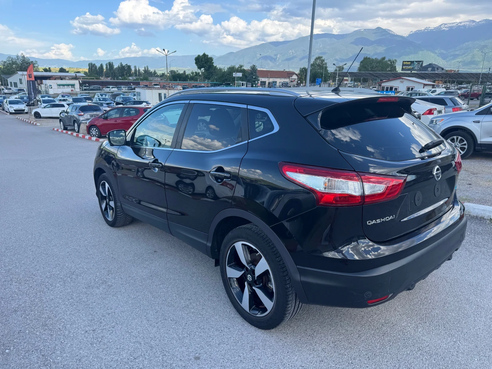 Nissan Qashqai 1.5 DCI Tekna 360, снимка 5 - Автомобили и джипове - 54709380