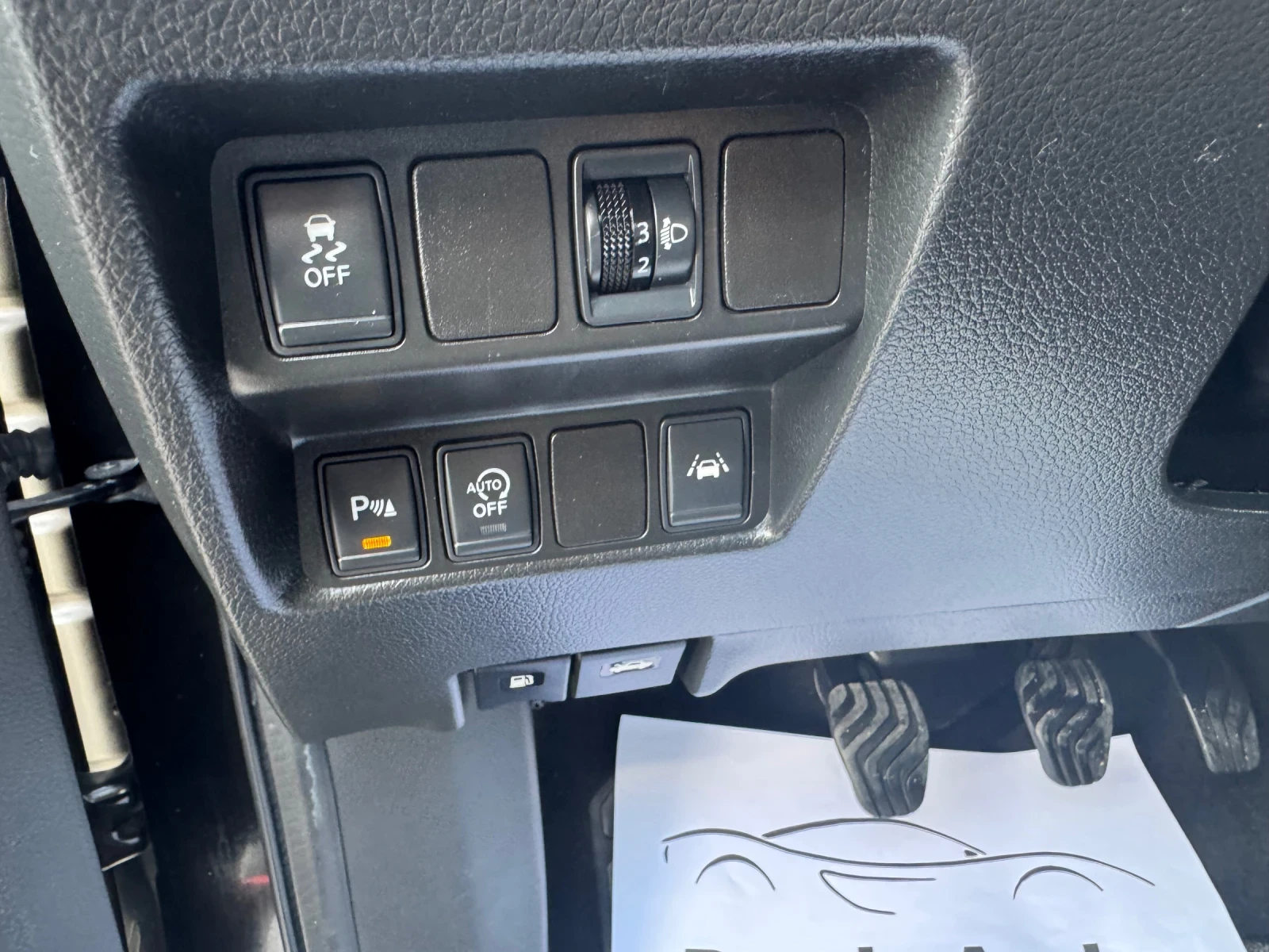 Nissan Qashqai 1.5 DCI Tekna 360, снимка 13 - Автомобили и джипове - 54709380