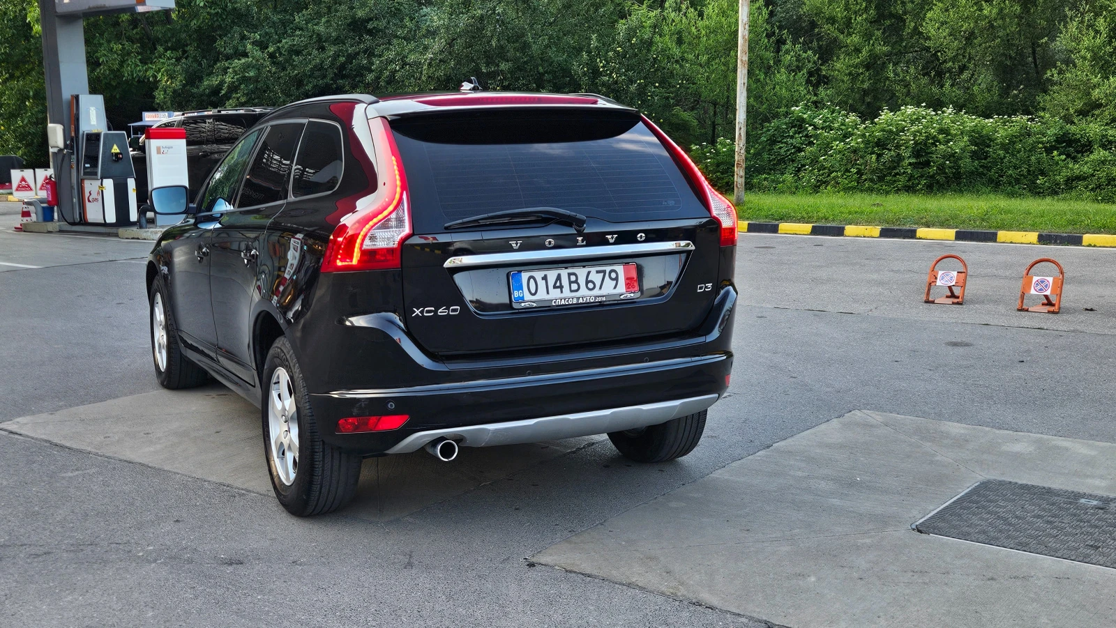 Volvo XC60 2.0 D3 AVTOMAT/NAVIG/KLIMA/8skorosti, снимка 4 - Автомобили и джипове - 55405496