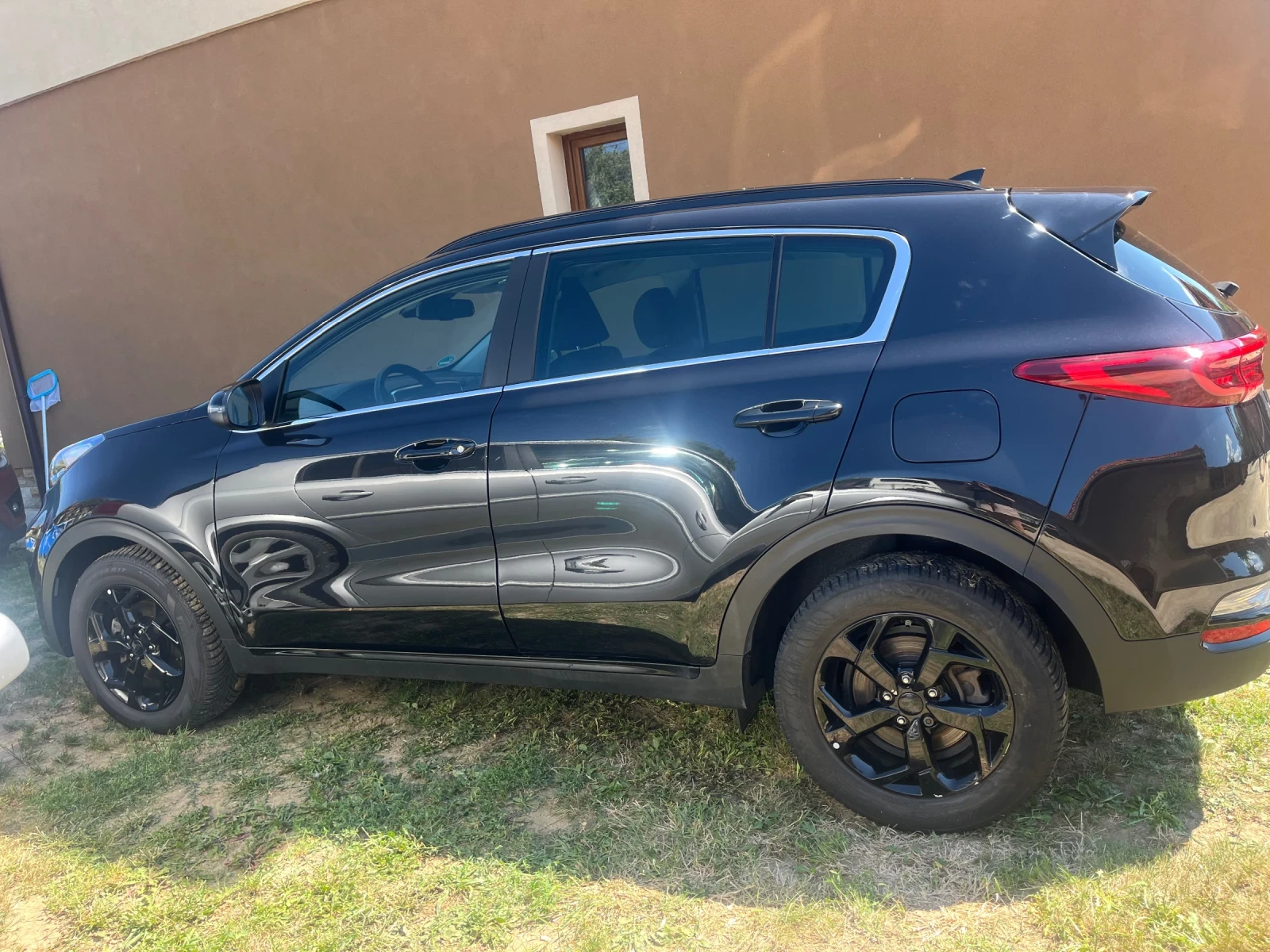 Kia Sportage 1.6 CRDI MILD HYBRID, снимка 13 - Автомобили и джипове - 55501557