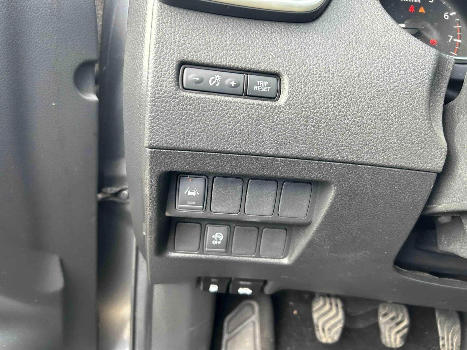 Nissan Qashqai Acenta 1.3 Бензин, снимка 14 - Автомобили и джипове - 56111081