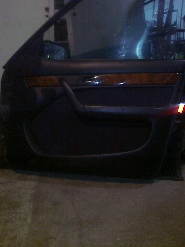 кора на врата предна дясна за Ауди 100 комби