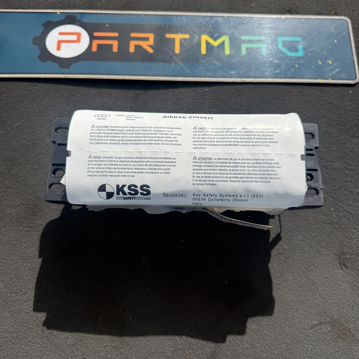 Airbag в таблото за Audi A4 A5 Q5 8T0880204F-276