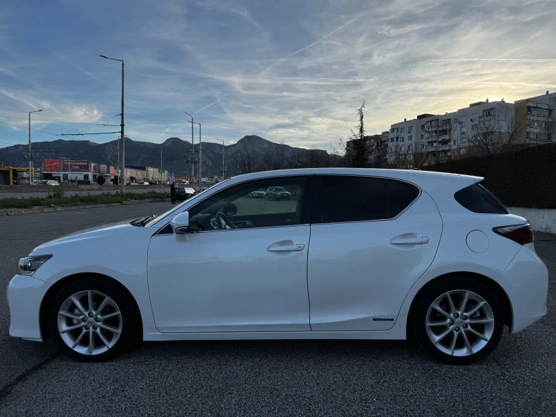 Lexus CT 200h 1.8HYBRID, снимка 2 - Автомобили и джипове - 48401724