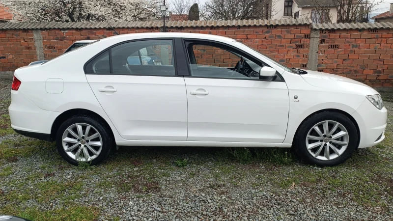 Seat Toledo 1.6 TDI 105 к.с!! euro 5b, снимка 8 - Автомобили и джипове - 49696150