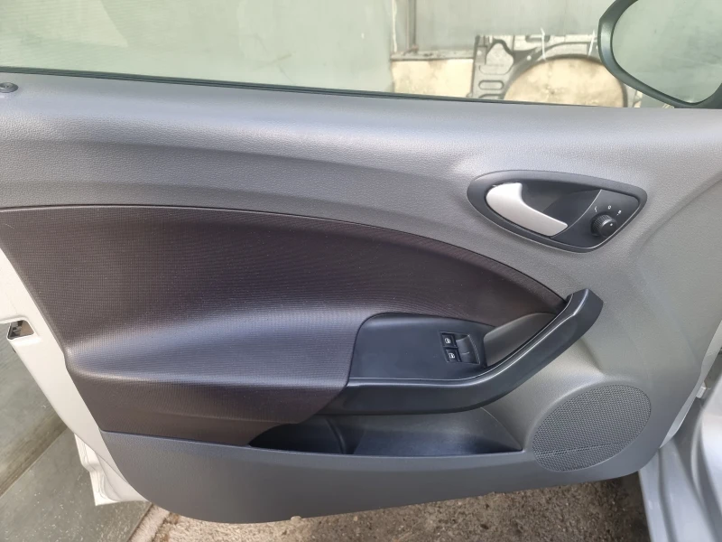 Seat Ibiza, снимка 13 - Автомобили и джипове - 52596296