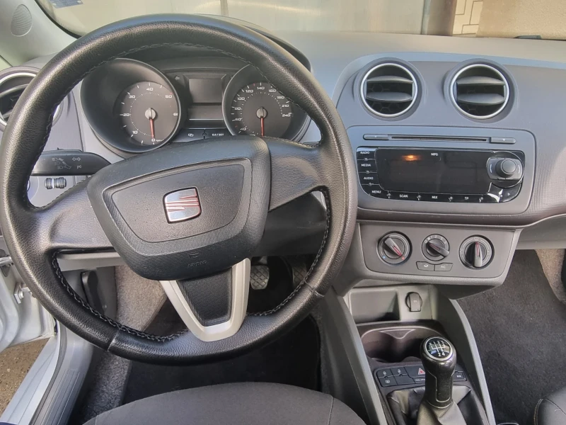 Seat Ibiza, снимка 15 - Автомобили и джипове - 52596296