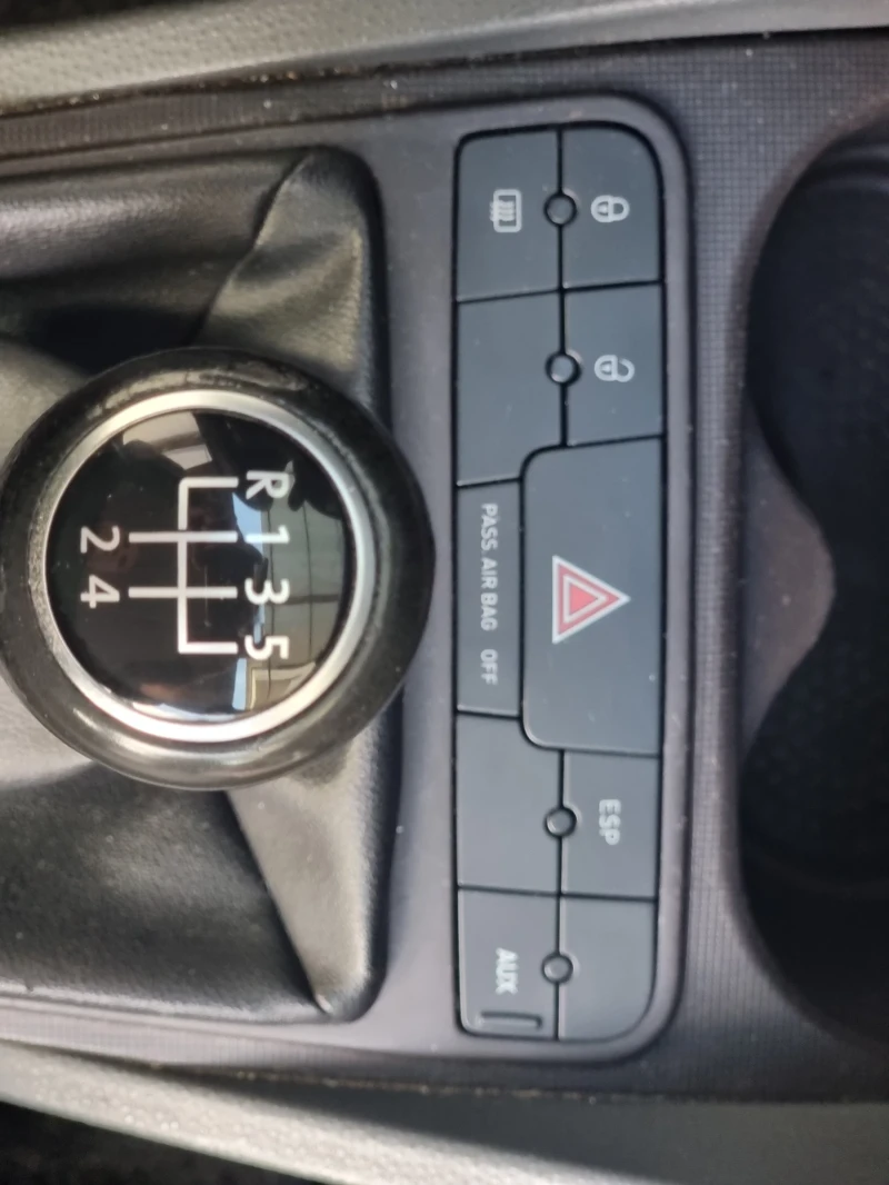 Seat Ibiza, снимка 17 - Автомобили и джипове - 52596296