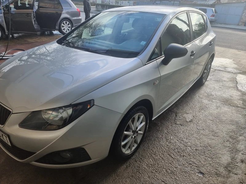 Seat Ibiza, снимка 2 - Автомобили и джипове - 52596296
