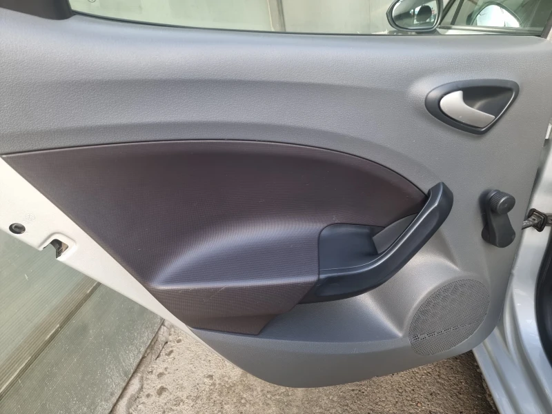 Seat Ibiza, снимка 11 - Автомобили и джипове - 52596296