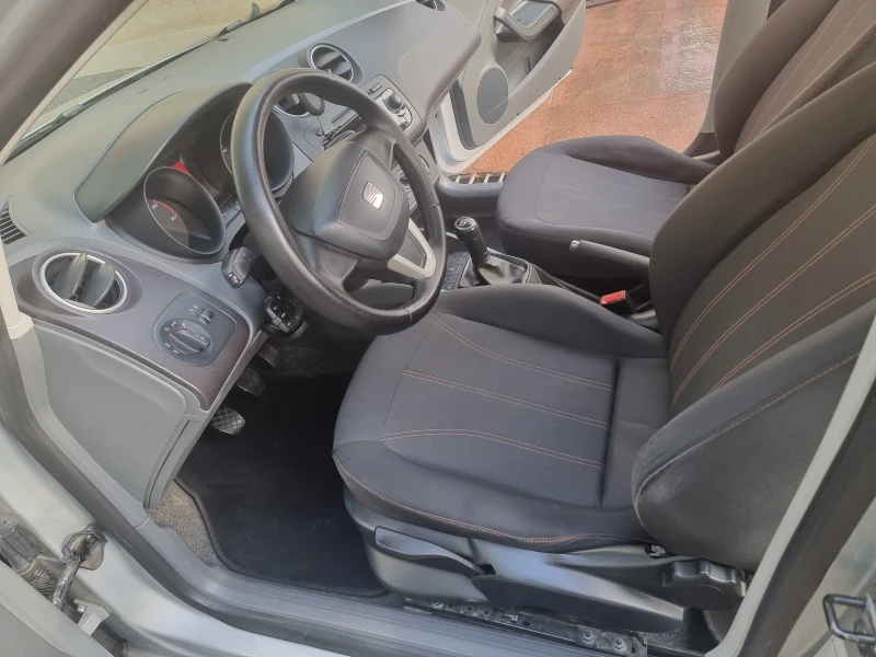 Seat Ibiza, снимка 12 - Автомобили и джипове - 52596296