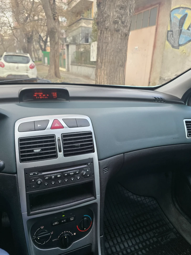 Peugeot 307, снимка 12 - Автомобили и джипове - 53009329